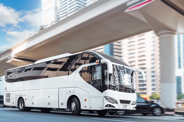 dubai-uae-white-tourist-bus-600nw-2475565391